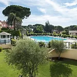 Szálloda Les Jardins De