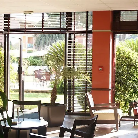 מלון Les Jardins De