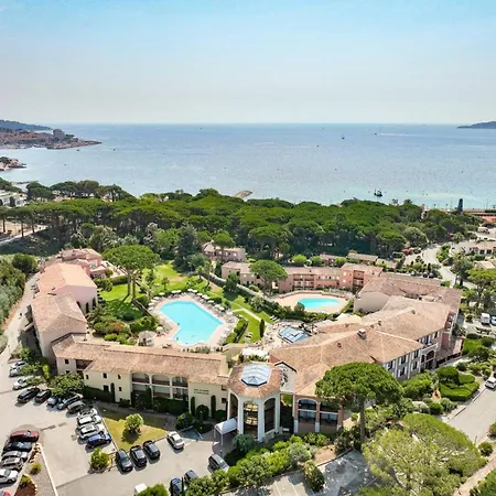 圣马克西姆花园酒店