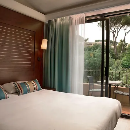 Les Jardins De מלון 3*