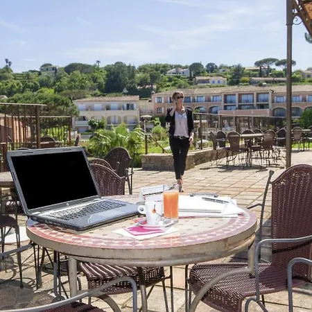 מלון Les Jardins De 3*