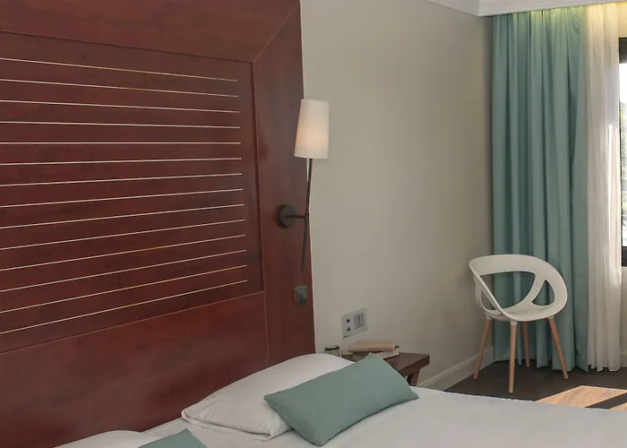 Hotel Les Jardins De 3*