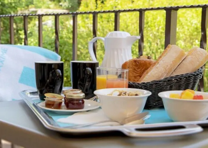 圣马克西姆花园酒店 3*